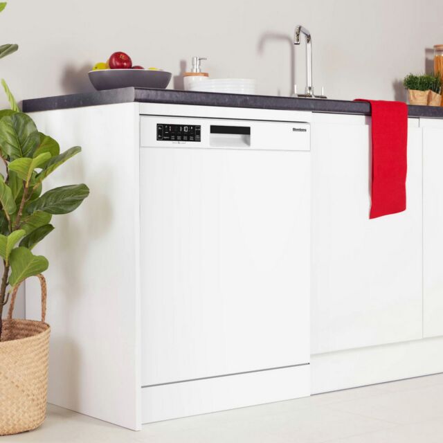 Blomberg LDF52320W White Full Size Dishwasher With 15 Place Settings
