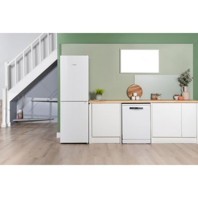 Bosch KGN34NWEAG No Frost Fridge Freezer - H186 X W60 - 192L/ 105 L (NET)