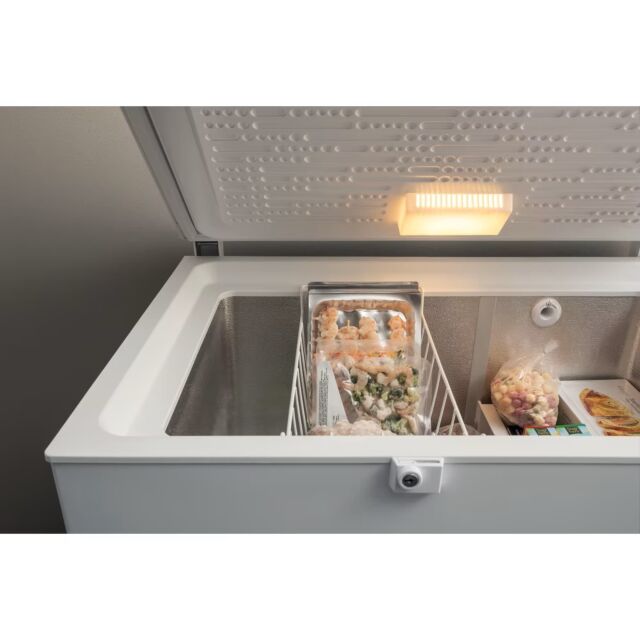 Hotpoint CS2A300HFA1 White 312L Chest Freezer 118Cm Wide