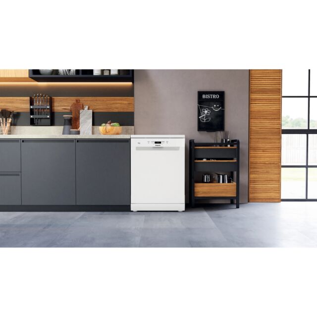 Hotpoint HP2FFC14BN6WUK White 60Cm Dishwasher With 14 Place Settings