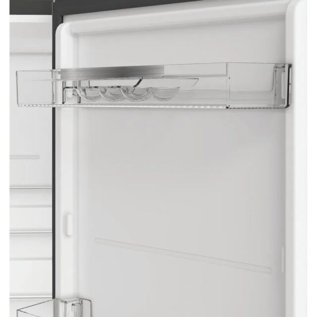 Hotpoint 186cm High 60/40 Frost Free Fridge Freezer