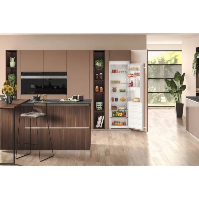 Hotpoint HTSD18A011A1 Built In Larder Fridge With Sliding Hinge 54Cm Wide