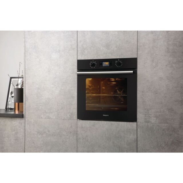 Hotpoint SA2540HBL Built In Electric Single Oven With 8 Functios