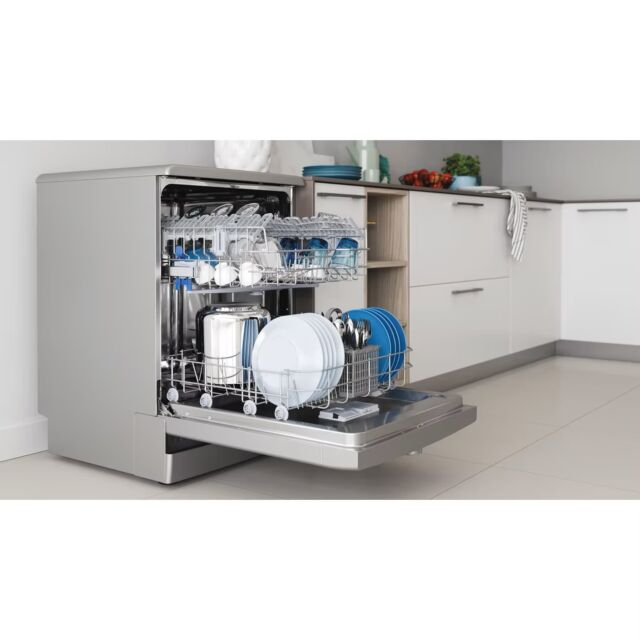 Indesit D2FHK26SUK Silver Full Size Dishwasher With 14 Places