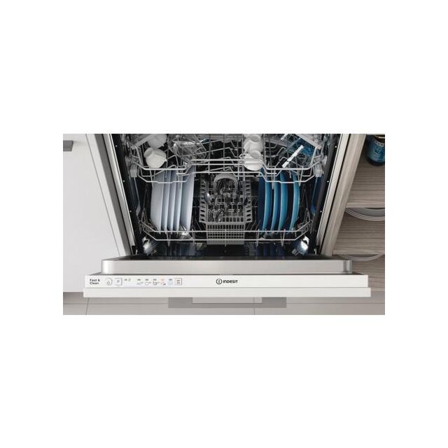 Indesit D2IHL326UK Fully Integrated Full Size Dishwasher With 14 Places