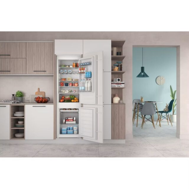 Indesit INC18D011B1 Integrated Low Frost Fridge Freezer With 70/30 Split