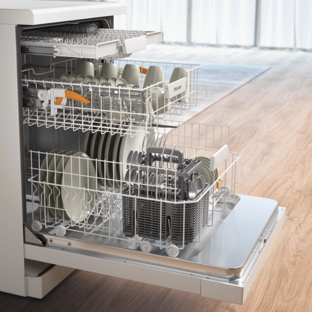 Miele G 5611 SC Brilliant White Full Size Dishwasher With 14 Place Settings