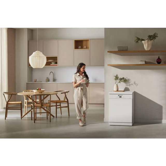 Miele G 5611 SC Brilliant White Full Size Dishwasher With 14 Place Settings