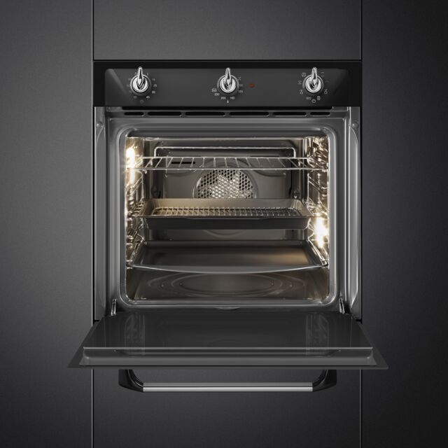 Smeg SF6905N1 Black Built In Victoria Single Electric Oven