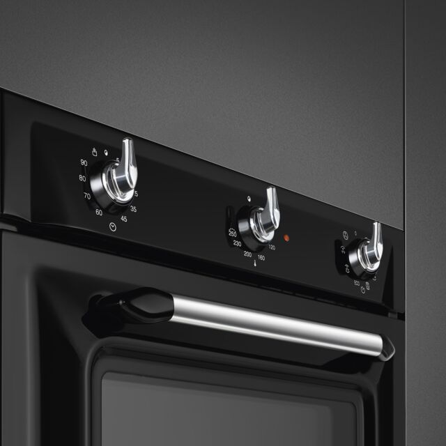 Smeg SF6905N1 Black Built In Victoria Single Electric Oven