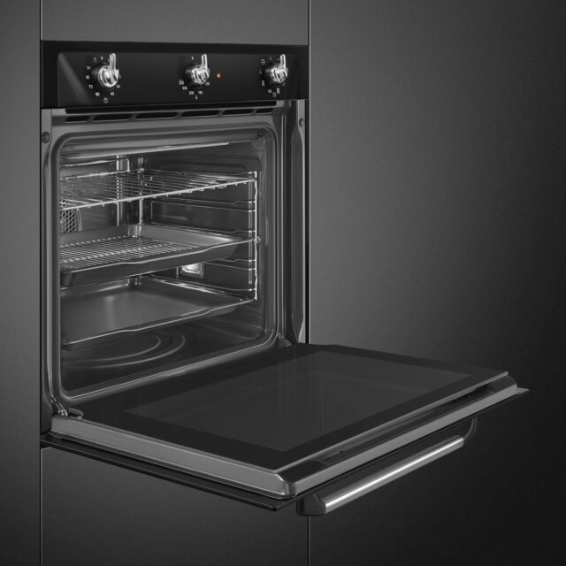 Smeg SF6905N1 Black Built In Victoria Single Electric Oven