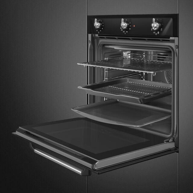 Smeg SF6905N1 Black Built In Victoria Single Electric Oven