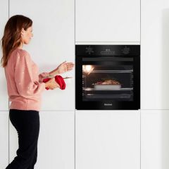 Blomberg ROEN8201B Black 59.4Cm Aerochef Built In Single Oven